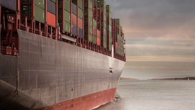 Container leasing giant opts for CO2